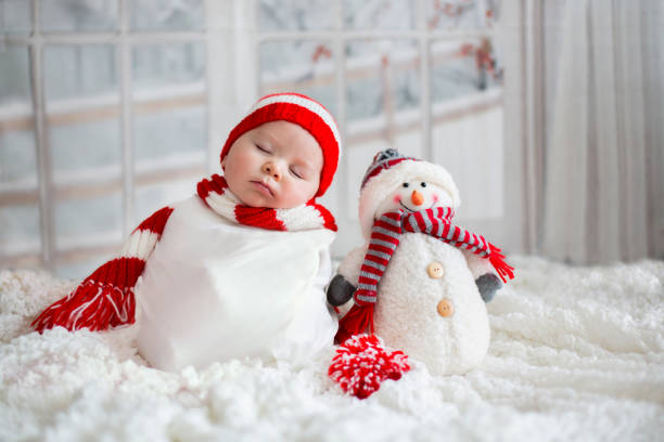 Choisir des idées cadeaux noël bébés 18 mois est une démarche empreinte de magie et de réflexion